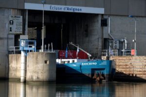 Peniche a la Centrale-ecluse d'Avignon sur le Rhone, Ile de la BarthelasseVaucluse (84) - France