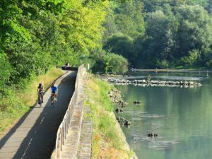 Visite de la centrale hydroélectrique de Bollène par les élèves de la commune de Donzère