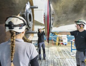 CNR, remontage de la roue de secours de la turbine à Logis-Neuf