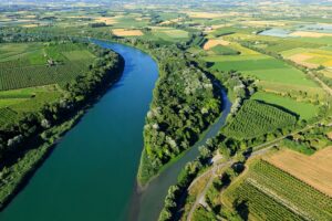 France, Drome (26), Livron sur Drome, Le Rhone, lone des petits Robins, ile Saint Thome a gauche (vue aerienne)