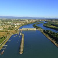 France, Drome (26), Bourg les Valence, Centrale et Ecluse de Bourg les Valence sur Le Rhone (vue aerienne)