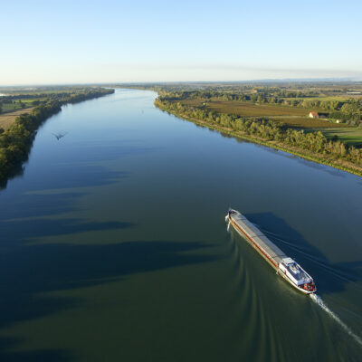 France, Bouches du Rhone (13), parc naturel regional de Camargue, Le Rhone entre Arles et Port Saint Louis du Rhone (vue aerienne)