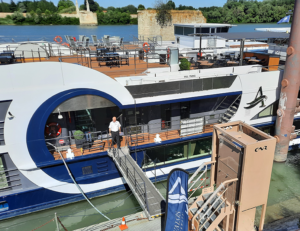 borne_electrique_bateaux_passagers_2