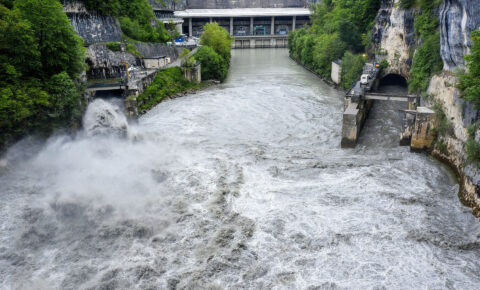 Gestion_sédimentaire_Aval-du-barrage-de-Génissiat_photo_C.-Moirenc